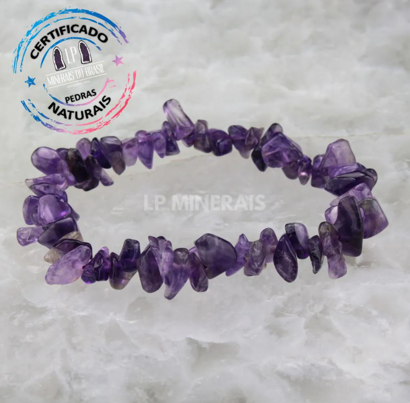 Quais pedras combinam com pulseira dourada e pulseira de cascalho?