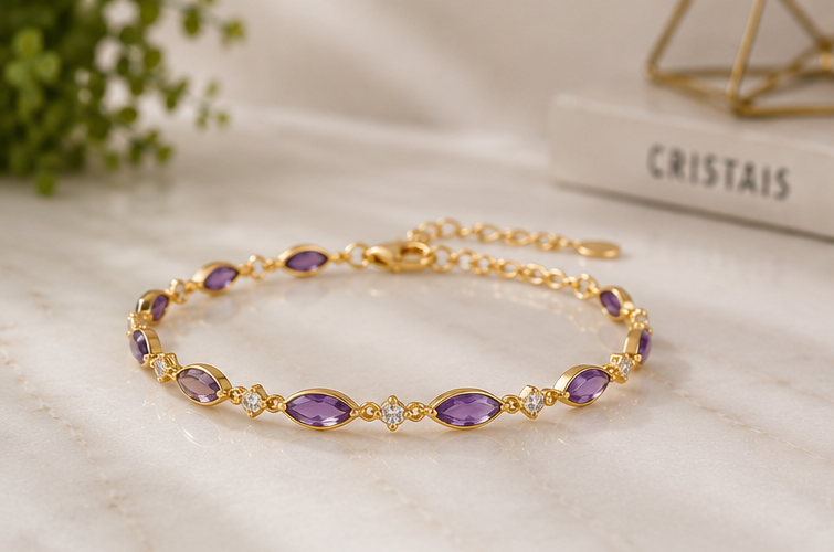 Pulseira dourada: como combinar esse acessório com diferentes estilos